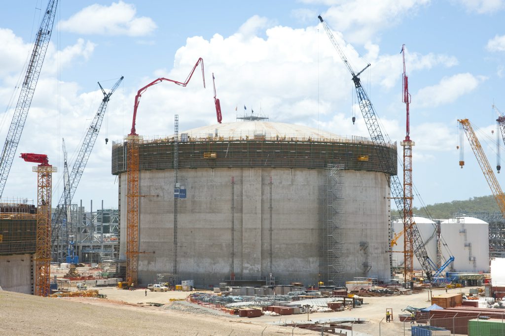 A 900-tonne steel dome has been raised to the top of a liquefied natural gas tank in Queensland for the first time, marking a milestone for the state's gas industry. A 900-tonne steel dome has been raised to the top of a liquefied natural gas tank in Queensland for the first time, marking a milestone for the state's gas industry.